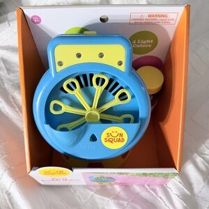 LIGHT UP PARTY BUBBLE MAKER